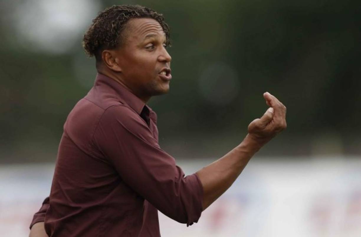 La 'Sombra Voladora' dirigió su primer partido en el banquillo del Marathón.