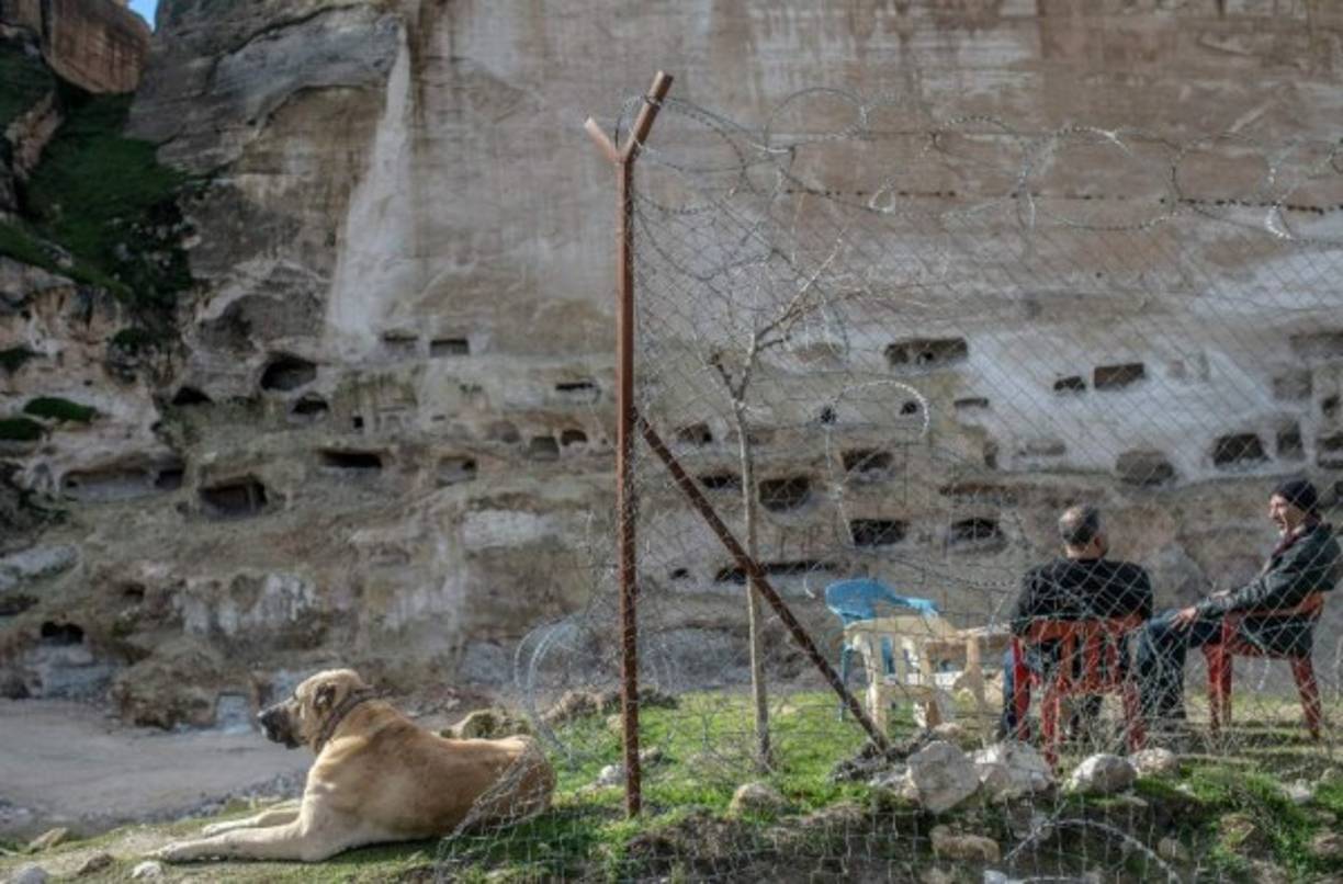 En 1981, Hasankeyf fue clasificada como una zona de conservación con una prohibición a la construcción que mantuvo a inversores alejados.