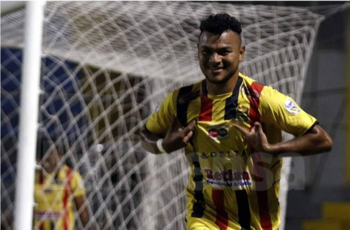 Mario Martínez: Al mediocampista le quedan seis meses de contrato con Real España pero no descarta marcharse al extranjero, su destino podría ser Costa Rica o la MLS de Estados Unidos. 'Si sale una opción en el extranjero y es buena me voy',dijo hace unos días.