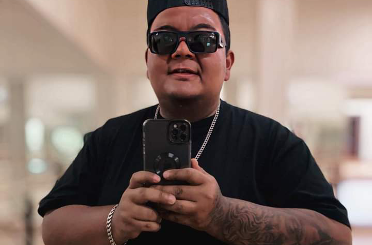 Fuera del rap, era Mauricio Hernández, del área de comunicación de la casa de la cultura.