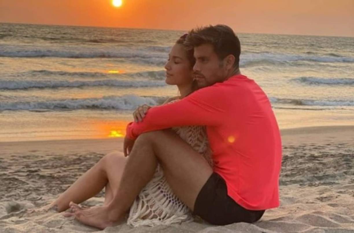 'No lo comprendo, no lo acepto y no lo entiendo. Cómo podría empezar a explicarte cuánto dolor siento, no encuentro algo que describa lo demasiado que te voy a extrañar', escribió la devastada presentadora en su cuenta de Instagram junto a varias imágenes con su fallecido novio.