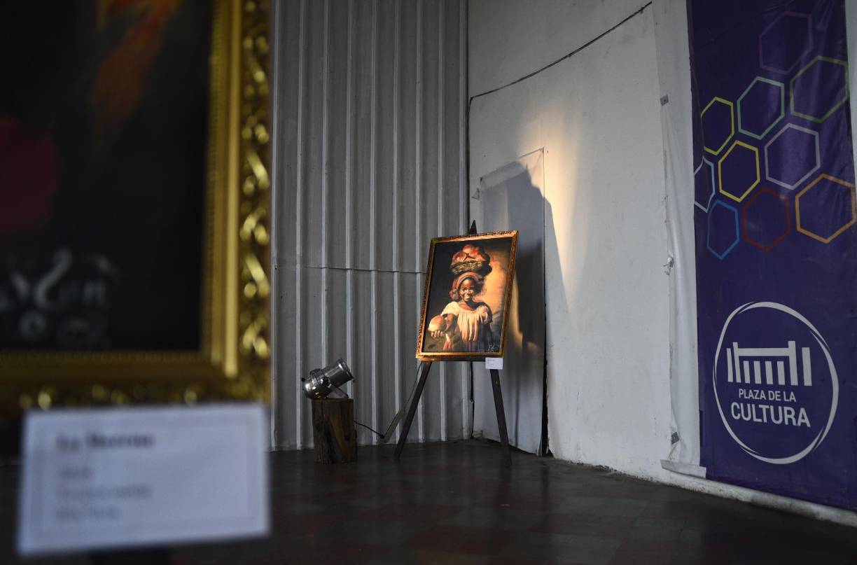 Las pinturas son un homenaje a la comunidad garífuna, quienes fueron la fuente de inspiración del artista. 