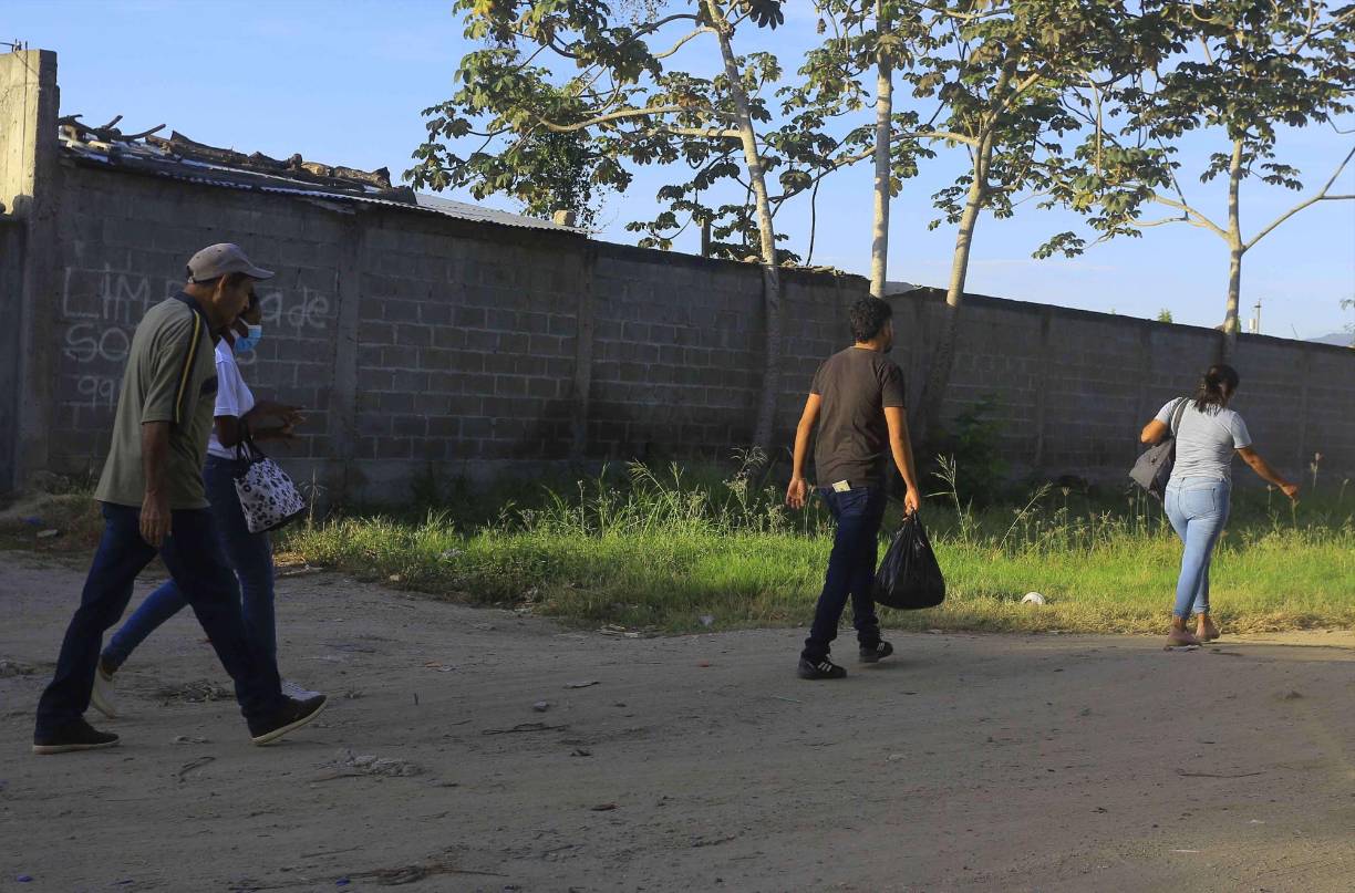  Los pobladores confían en la promesa de la alcaldía que Siglo 21 construirá el bulevar, es decir una ampliación a cuatro carriles desde el segundo anillo hasta
