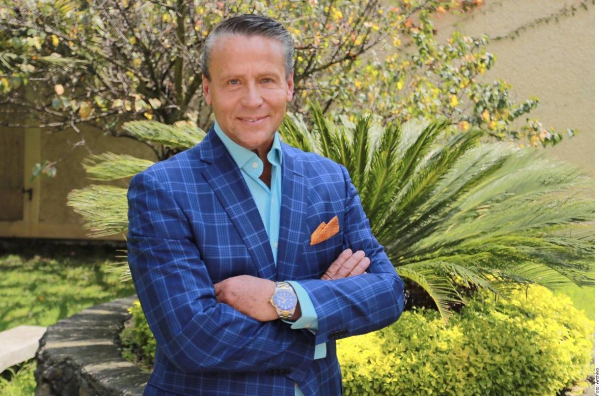 El actor y presentador de televisión Alfredo Adame Von Knoop (10 de junio de 1958), de ascendencia alemana, nació en Guadalajara, Jalisco, México. En los últimos años sus 30 años de carrera en la televisión se han visto empañados por los dimes y diretes con sus ex esposa, novias y amantes. Así como sus sonados pleitos con colegas y golpes y garrotazos que brinda siempre que se le presenta la oportunidad. 