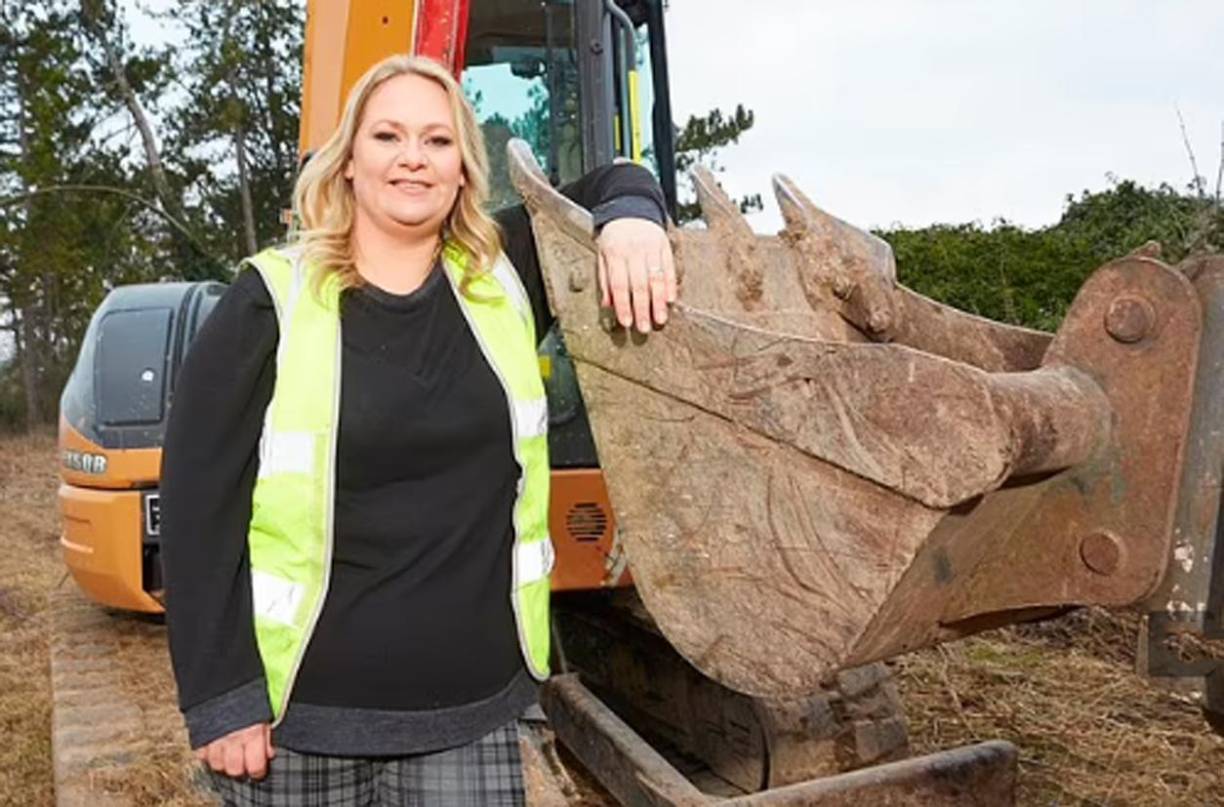 “Puedo sentarme en silencio y esperar que desaparezca, pero luego es como una bomba de relojería y estás mirando por encima del hombro’. El tema es que la gente lo sabe porque fue parte de esa noche o parte de nuestro círculo original. Posiblemente, Harry podría haberlo pensado antes de publicar”.