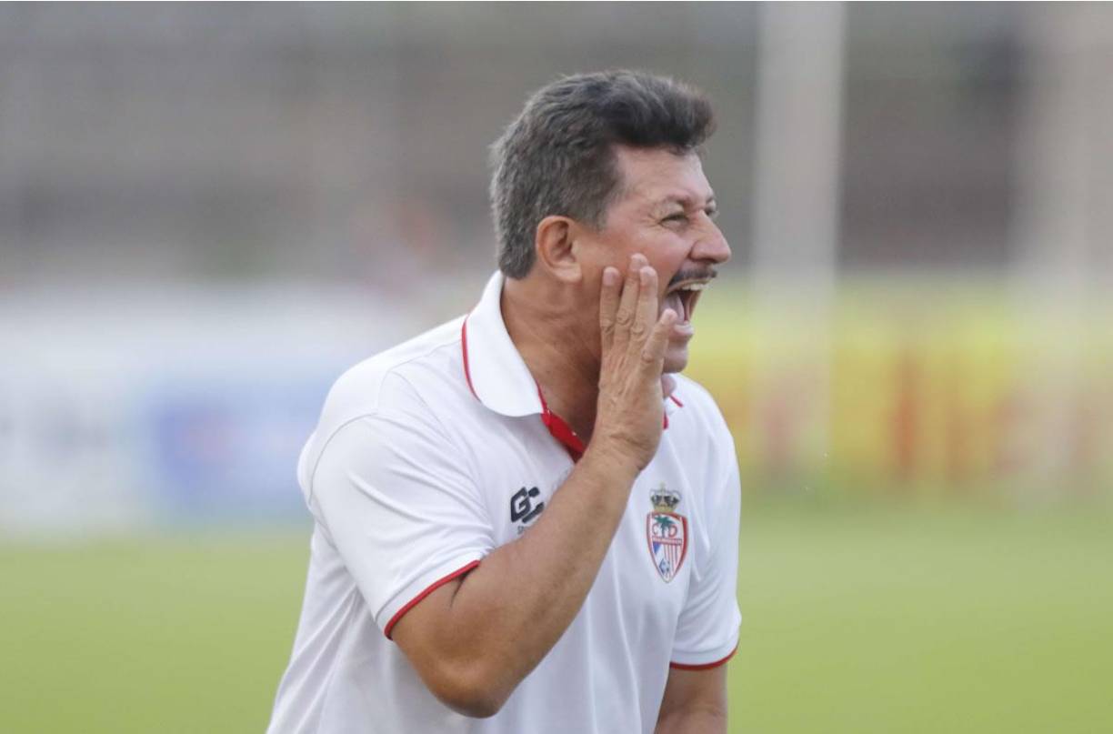 Mauro Reyes - El entrenador le salvó la categoría a la Real Sociedad y afirmó que analizará su continuidad en el club aceitero, además, estudiará algunas ofertas que le han llegado.