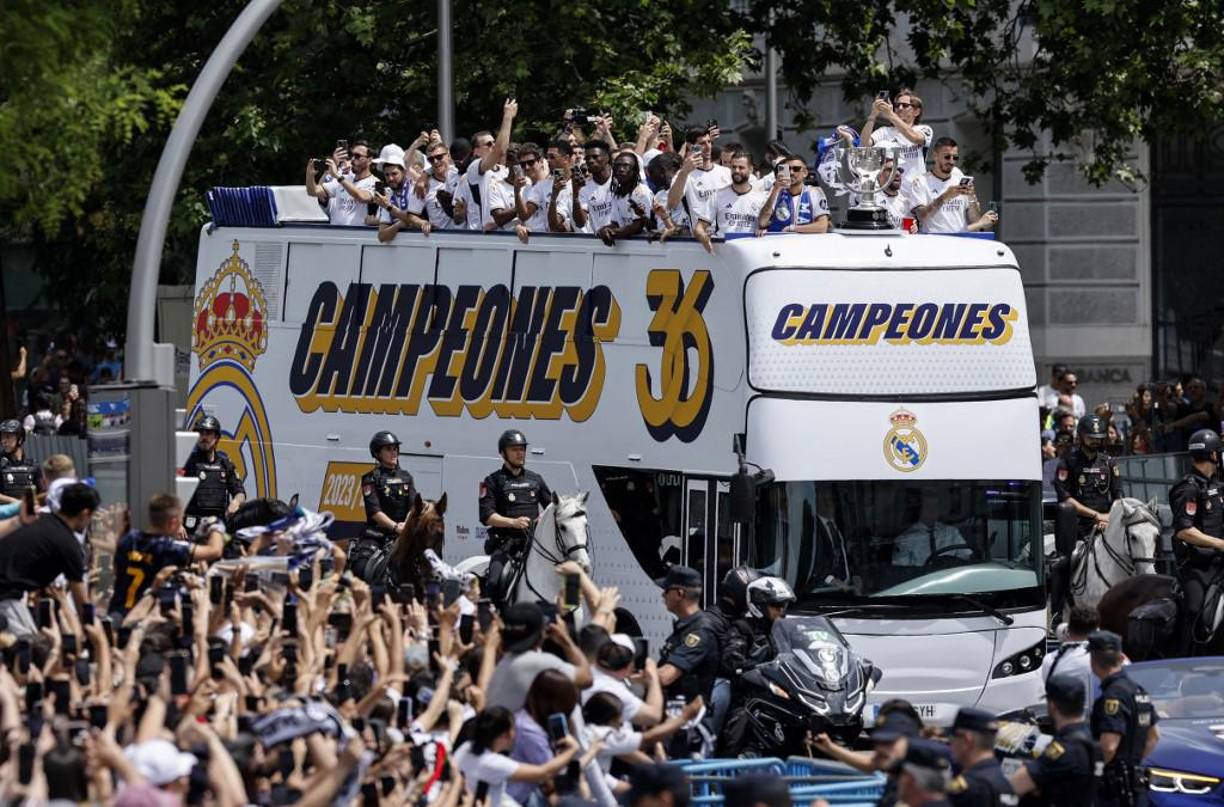 Celebraciones y anécdotas que demostraron de nuevo el buen ambiente que reina en la plantilla de un Real Madrid que volverá a entrenarse el lunes.