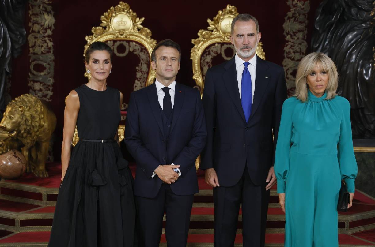 El presidente de Francia, Emmanuel Macron y su esposa, Brigitte, son también protagonistas de la cumbre.