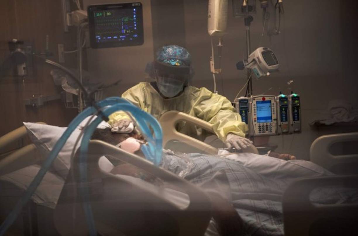 Estados Unidos, es el país del mundo más golpeado por la pandemia, vive en las últimas semanas un notable repunte de los casos lo que ha obligado a varios estados a retomar las restricciones de movilidad, entre ellos California, es el más poblado.<br/>