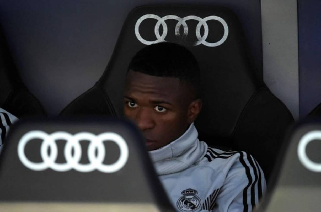 Vinicius empezó el partido contra el Valladolid en el banco de suplentes. Foto EFE