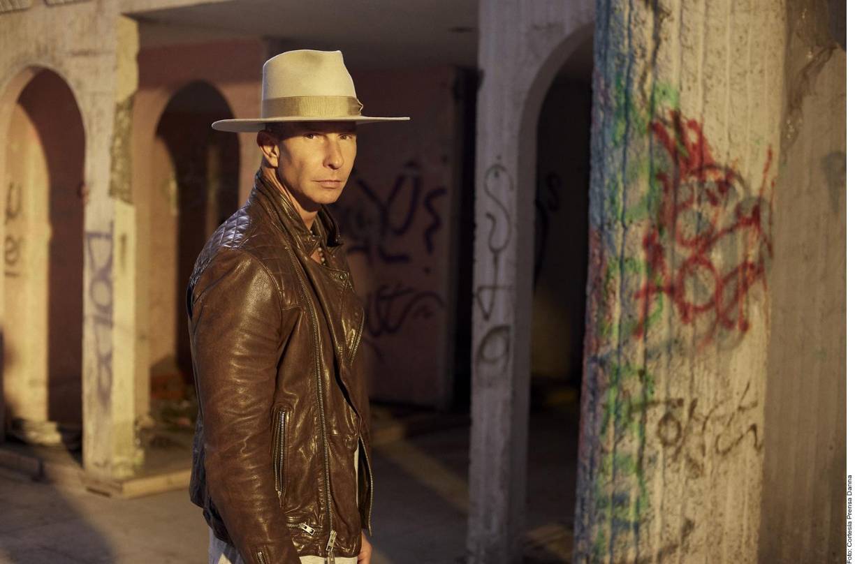 Además de su trabajo como cantante, productor y en el musical “Jesucristo Súper Estrella”, Erik Rubín también ha sido noticia por sus amores pasados, pues su lista cada vez crece más.