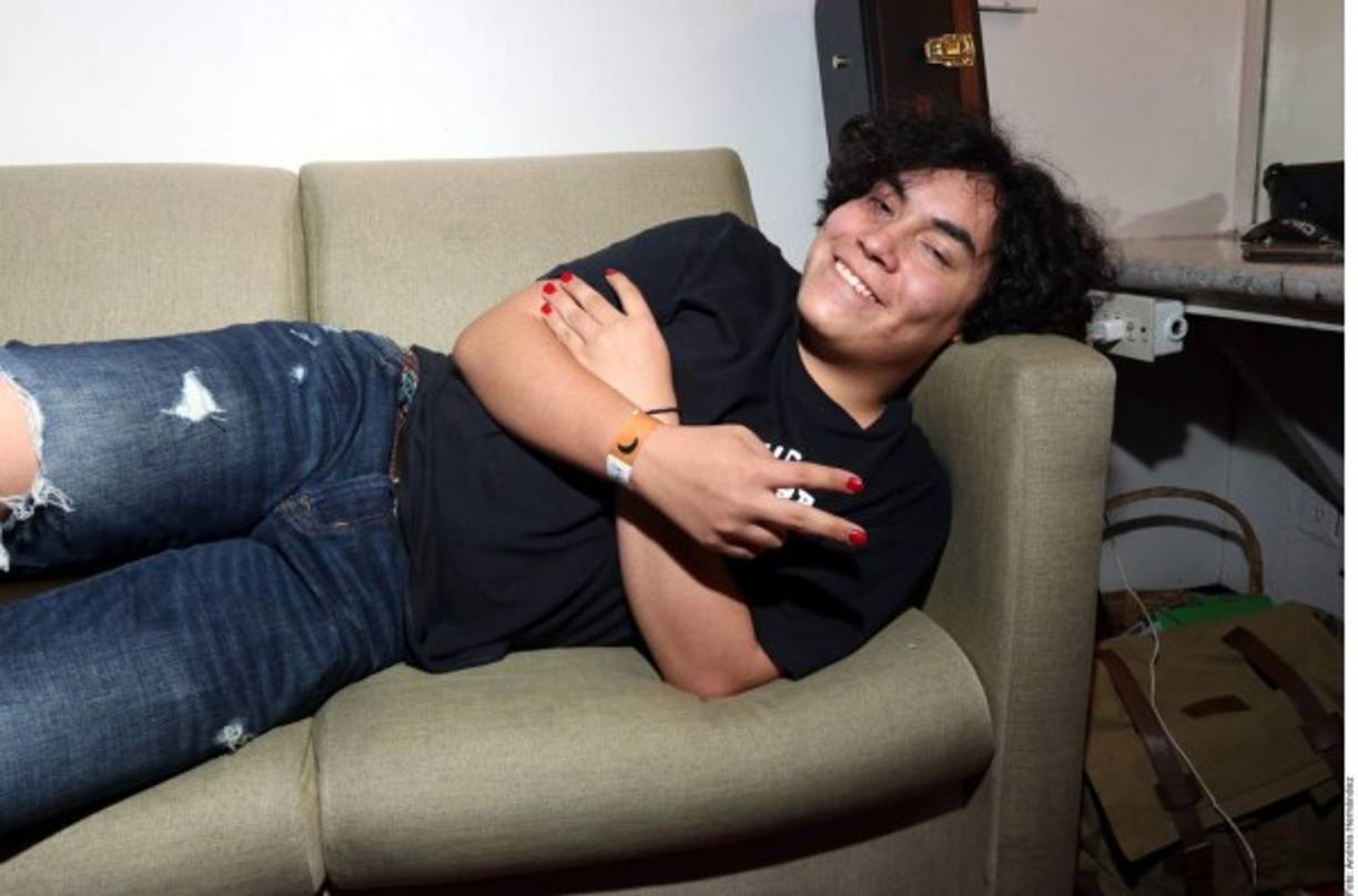 Ed Maverick no descarta dedicarse a otras cosas, aunque asegura que la música siempre estará en su vida.<br/><br/>'Me da un poco de miedo crecer. No sé qué va a pasar de aquí a algún tiempo, me da hueva (pereza) pensarlo', sostiene.<br/><br/>'Seguramente va a llegar un momento que yo me retire de la música y haga otro tipo de cosas (...), quiero volver a estudiar', posiblemente ingeniería en audio o arquitectura, o ambos, asegura. 'Me gusta mucho tocar en vivo pero surge la deshumanización del artista', dice Ed Maverick. 'Es muy común y a nadie le alertan' lo duro que es.<br/>