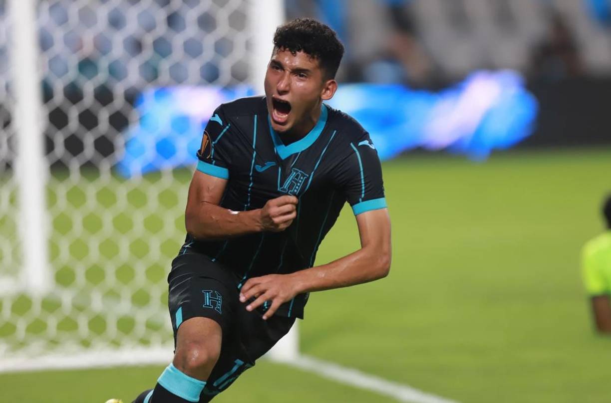 El extremo es uno de los mejores jugadores de la Liga Nacional, pero no entró en lista ya que esa zona izquierda la ocupan Luis Palma (Celtic) y Romell Quioto (Montréal). Con la baja de ‘El Romántico’, Pinto es la primera opción para cubrir ese puesto.