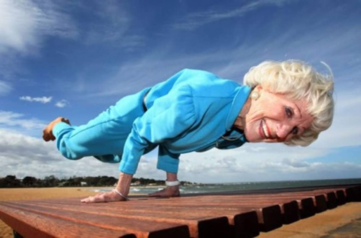 Bette Calman disfrutar dar clases de yoga.