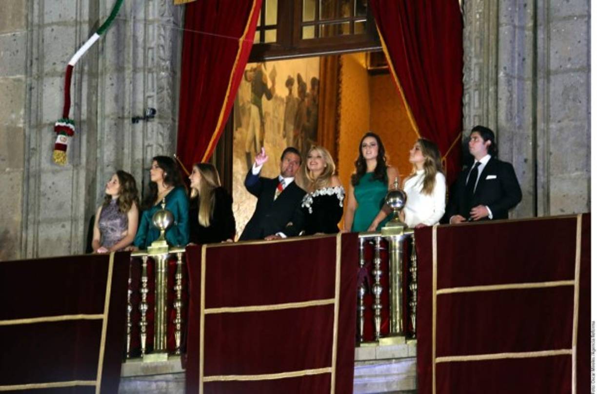 Las adolescentes de los Pinos también lucieron sus mejores galas para la penúltima ceremonia de Independencia de la polémica familia presidencial. <br/>
