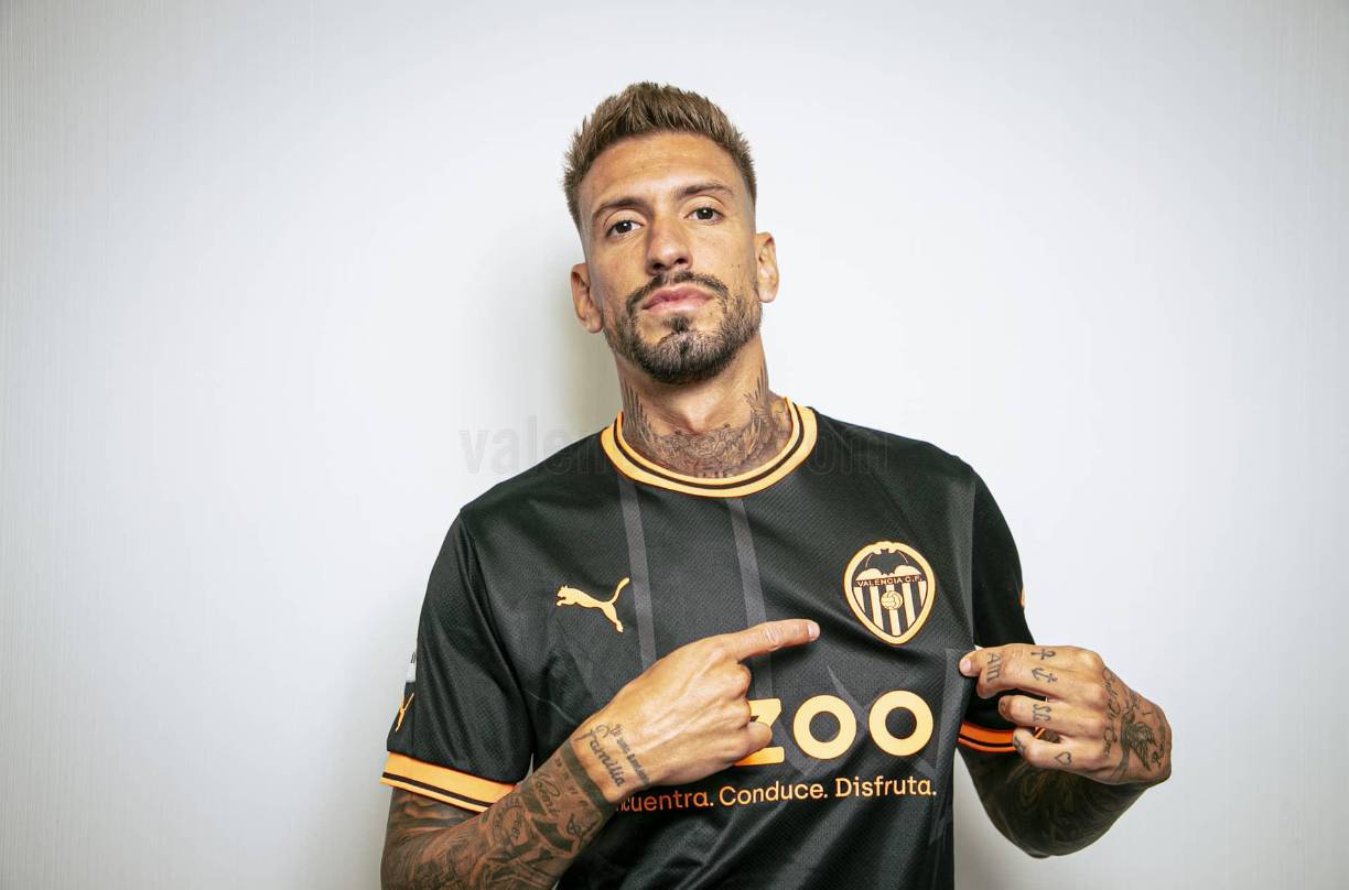OFICIAL / El Valencia de la Liga Española hace oficial el adiós de Samu Castillejo.