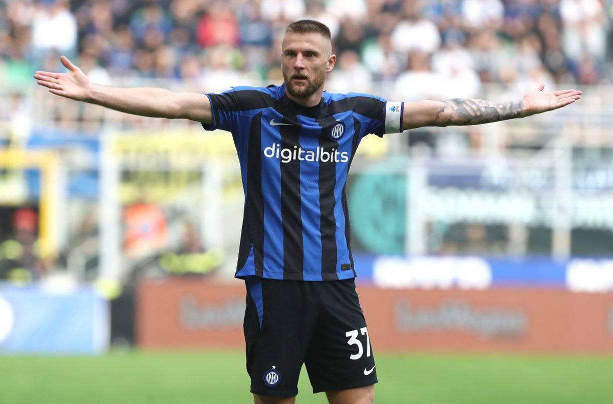El director ejecutivo del Inter de Milán, Giuseppe Marotta, reconoce que quieren renovar al central eslovaco Milan Skriniar: “Estamos negociando con Skriniar, él merece ser parte de nuestro presente y futuro. Siempre soy optimista en la vida”.