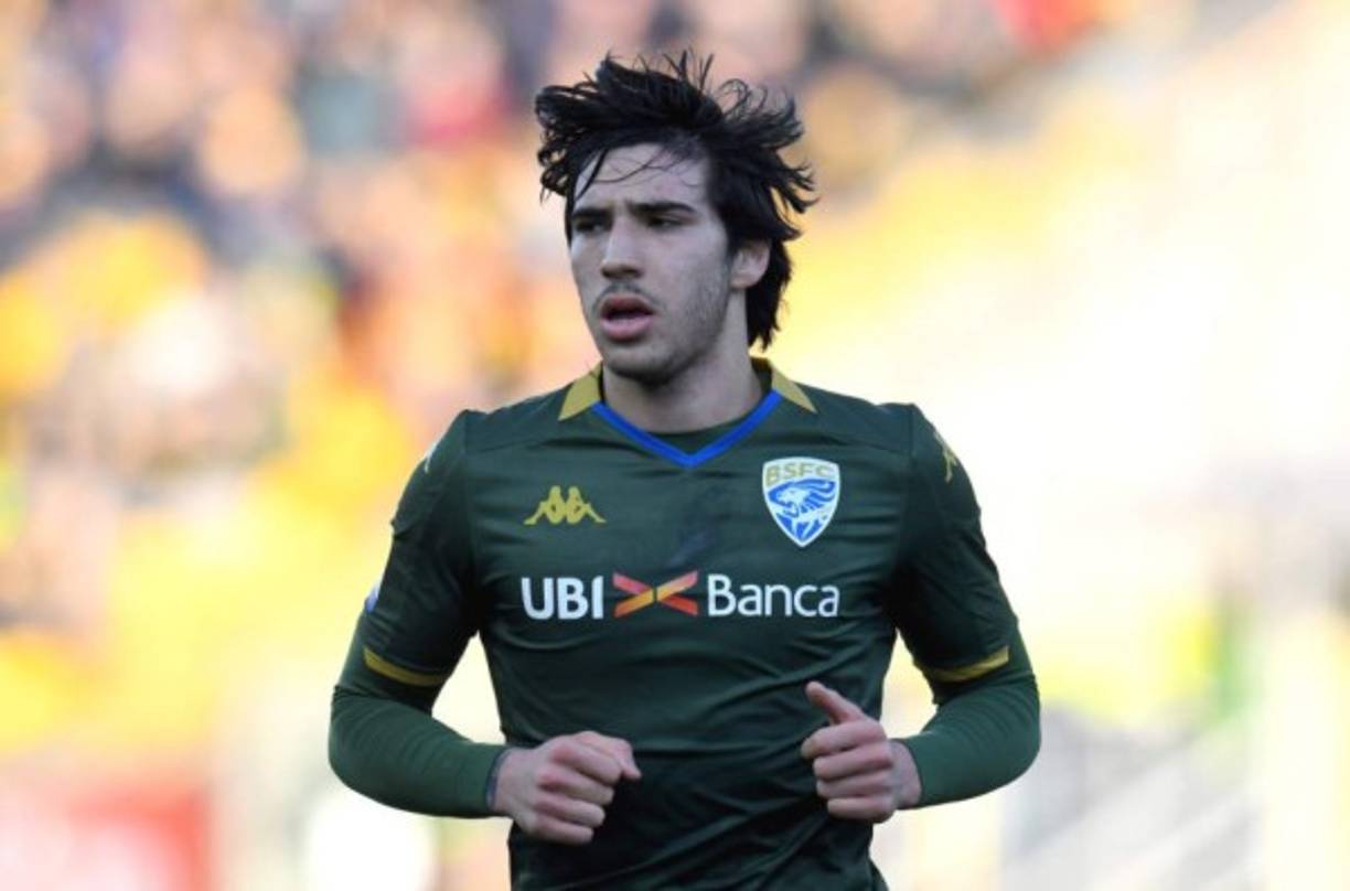 Sandro Tonali: El joven centrocampista italiano fue una de las sensaciones en la campaña pasada. Todo indica que no seguirá en el Brescia y la Juventus busca ficharle, aunque se maneja que el Inter de Milán tiene negociaciones avanzadas.