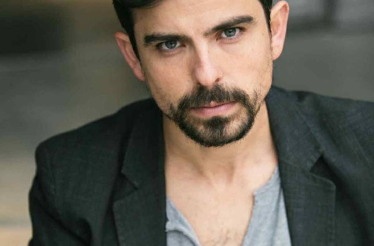 El actor Jorge Luis Moreno se despide de su personaje Víctor Casillas 'chacortita', en el 'El Señor de los Cielos'. Después de tres temporadas en la serie, los seguidores presenciaron este lunes las últimas escenas del sobrino de Aurelio Casillas, quien si bien hizo muchas villanías a lo largo de la historia logró ganarse el corazón del público. Los fans no están contentos con la decisión tomada por los productores y han expresado su malestar a través de las redes sociales.