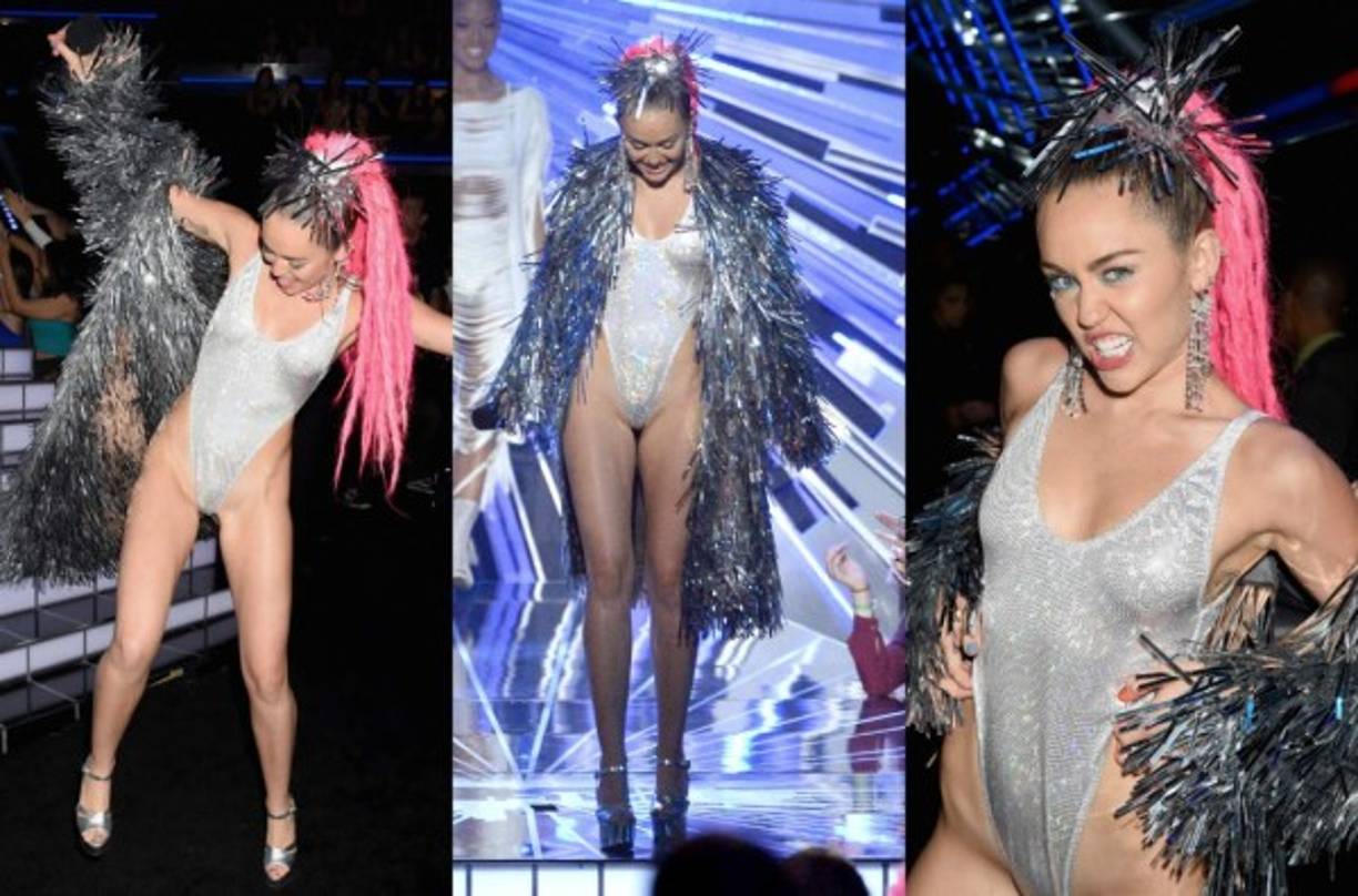 Apareció en el escenario con un abrigo gris que rápidamente se quitó para dejarnos ver uno de sus ya característicos bodys.