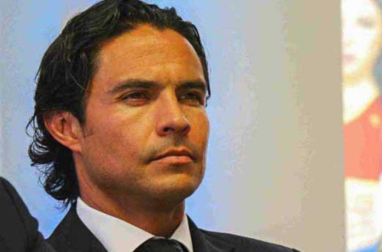 Braulio Luna: El ex jugador mexicano sigue en Televisa Deportes.