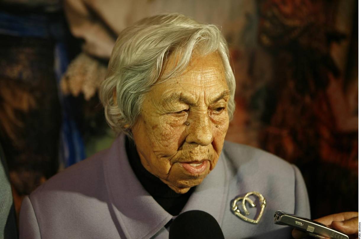 “Estuvo su tataranieta y estuvo quien tenía que estar. La gente que tenía que estar, somos los que estamos y estamos los que somos. Qué bueno que no llegaron, cerraron con broche de oro que no les interesaba mi abuela y mi abuela tenía que ser querida, amada, cuidada, protegida y venerada”, añadió. 