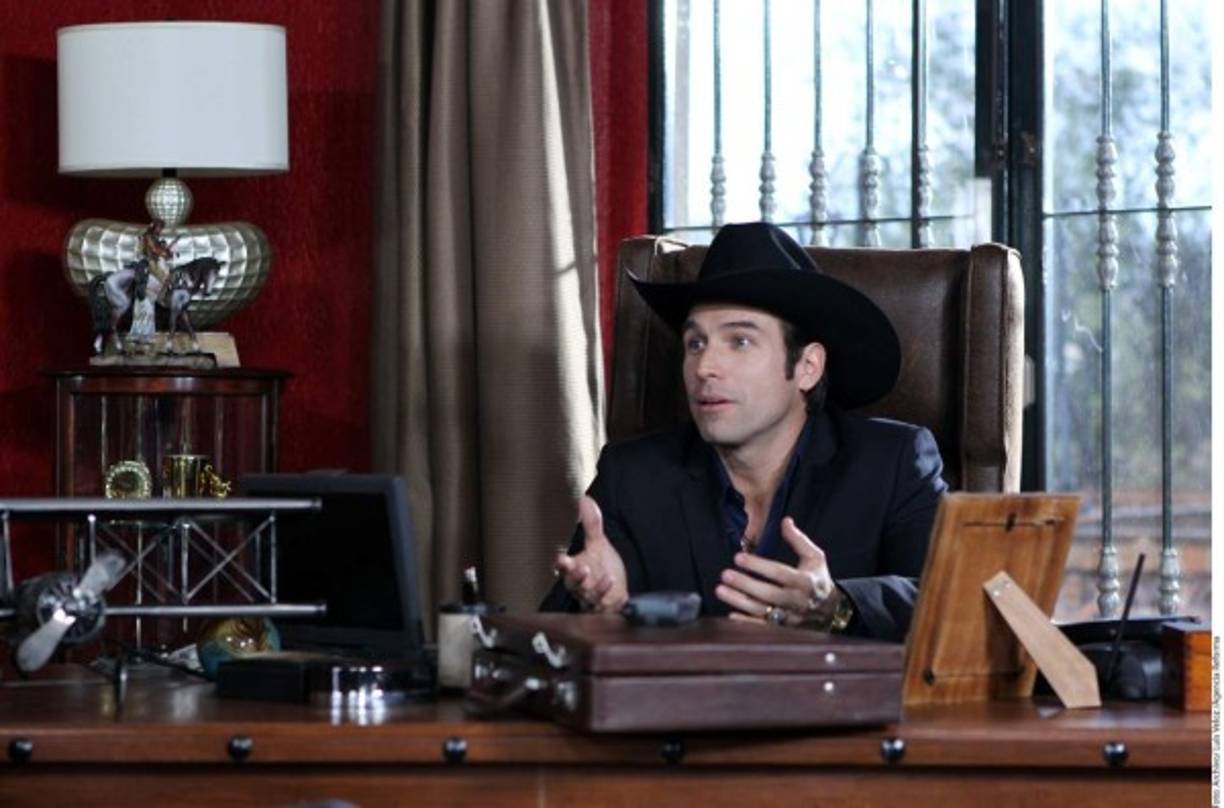 ¿A caso el señor estuvo a punto de quedarse para siempre en los cielos? Es la duda que sembró Rafael Amaya luego de postear el fin de semana en su cuenta oficial de Twitter la frase 'regresando de la muerte'.