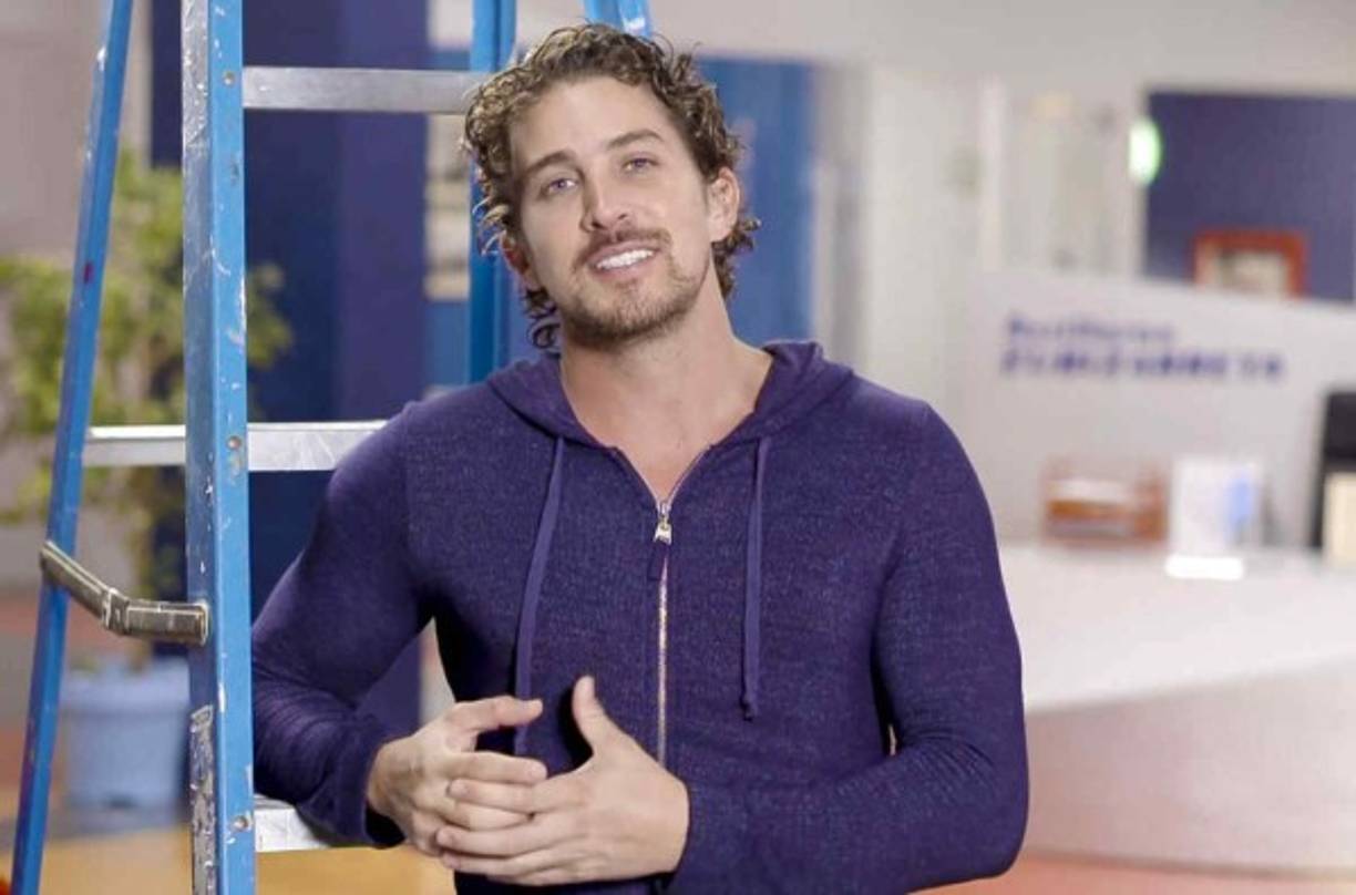 La denuncia la hizo a través de unos videos en su cuenta de Instagram en donde comentó que se trataba de Fabiola Campomanes y que de hecho estaba en su casa.