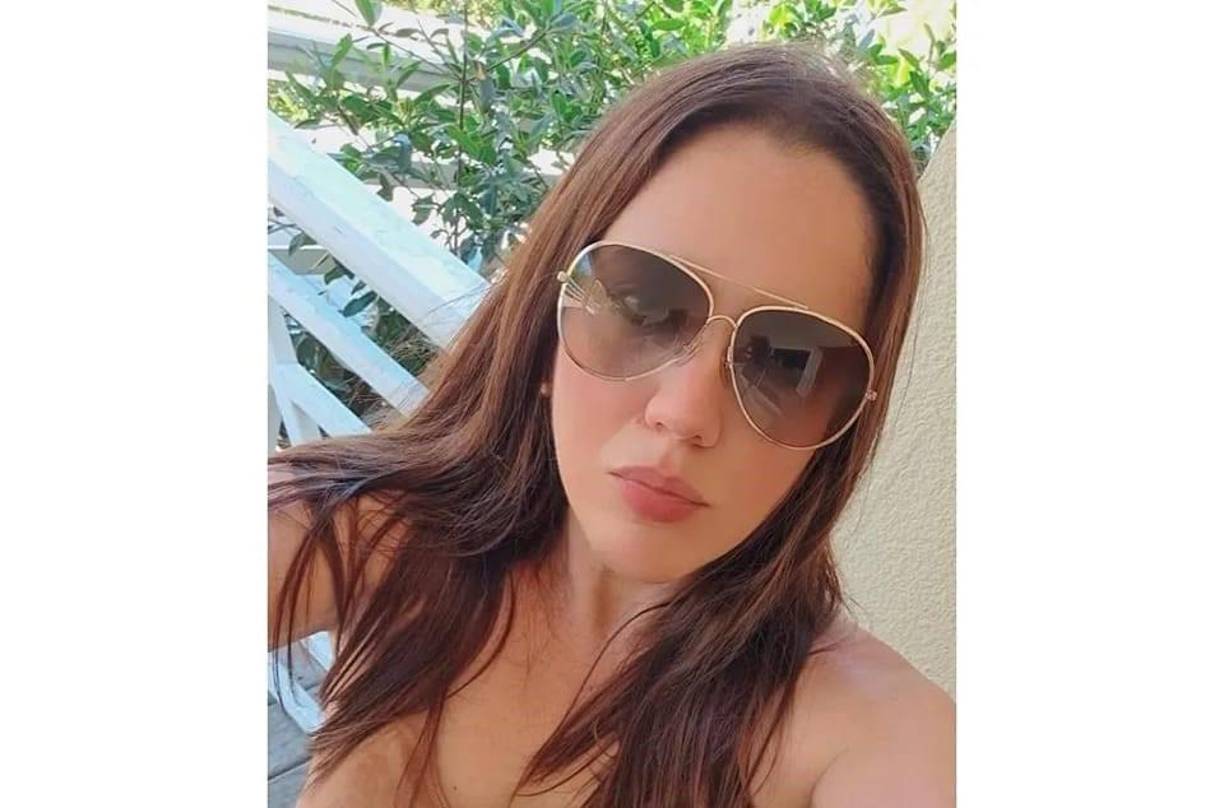 Sin embargo, se encontraron con una terrible escena donde Nicole yacía sin vida dentro de su habitación. 