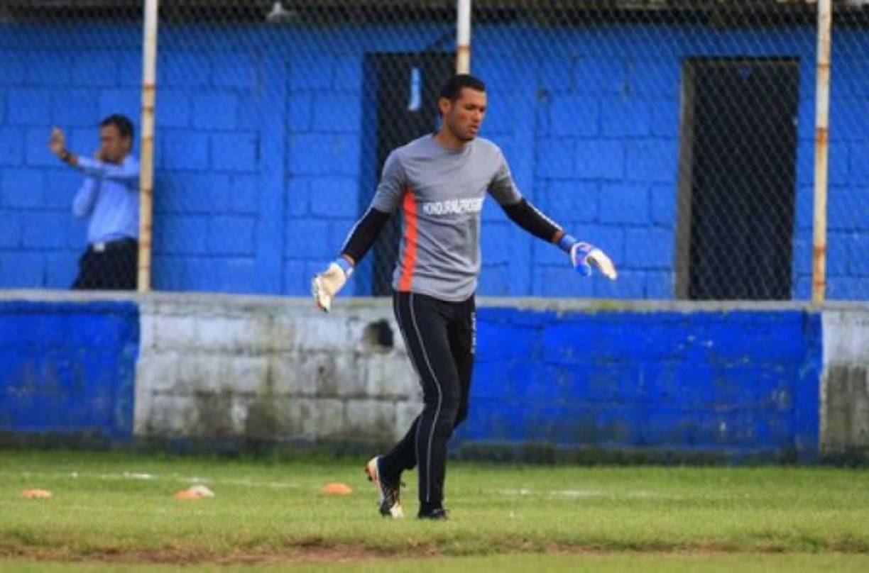 El portero Orlin Vallecillo, ex Marathón, Real España, Real Juventud, Hispano, Victoria y Honduras Progreso, juega actualmente con el Parrillas One.