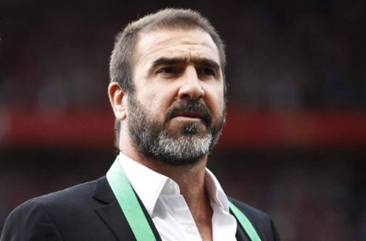Eric Cantona, el atacante francés ha ido a parar a la cárcel, por peleas con jugadores de equipos rivales. Un grande del Manchester United pero polémico.