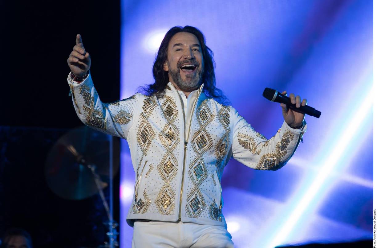 San Pedro Sula nuevamente recibe a tan prestigioso artista internacional, sus fans tendrán la oportunidad de ver su impresionante show con músicos y bailarines en escena. Los hondureños que asistan podrán además corear con su artista favorito sus grandes éxitos con Los Bukis y de sus discos como cantante solista.