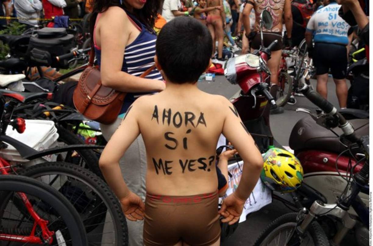 Los participantes exigen el respeto hacia los ciclistas en las calles, debido a que no son considerados como otro vehículo y muchos automovilistas los rebasan sin cuidado.<br/>