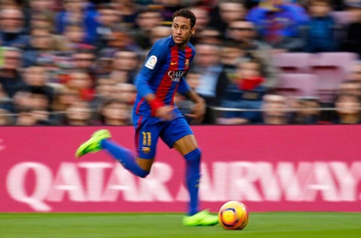 La revista France Football publicó la lista de jugadores con mayor valor de mercado.<br/><br/>1. Neymar– 250 millones<br/><br/>Los diarios As y Marca han informado que Neymar es un fuerte candidato para que pueda reemplazar a Cristiano Ronaldo en el Real Madrid si el luso no sigue. <br/><br/>Está tasado en 250 millones, pero seguro si Florentino aparece tocando la puerta, la cifra sería infinitamente mayor.