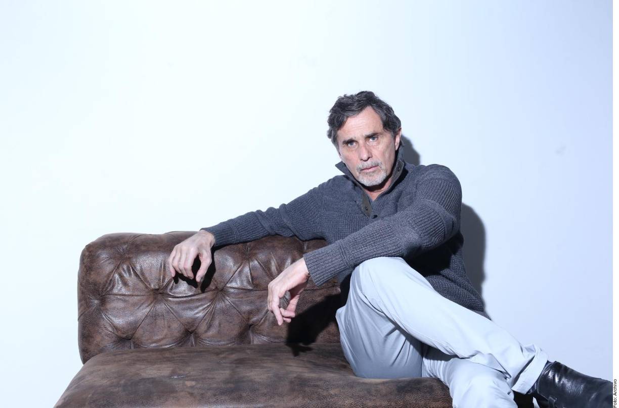 Y tras varias semanas de rumores, fue el propio intérprete mexicano el encargado de confirmar su relación sentimental con Salas, expareja de Luis Miguel. 