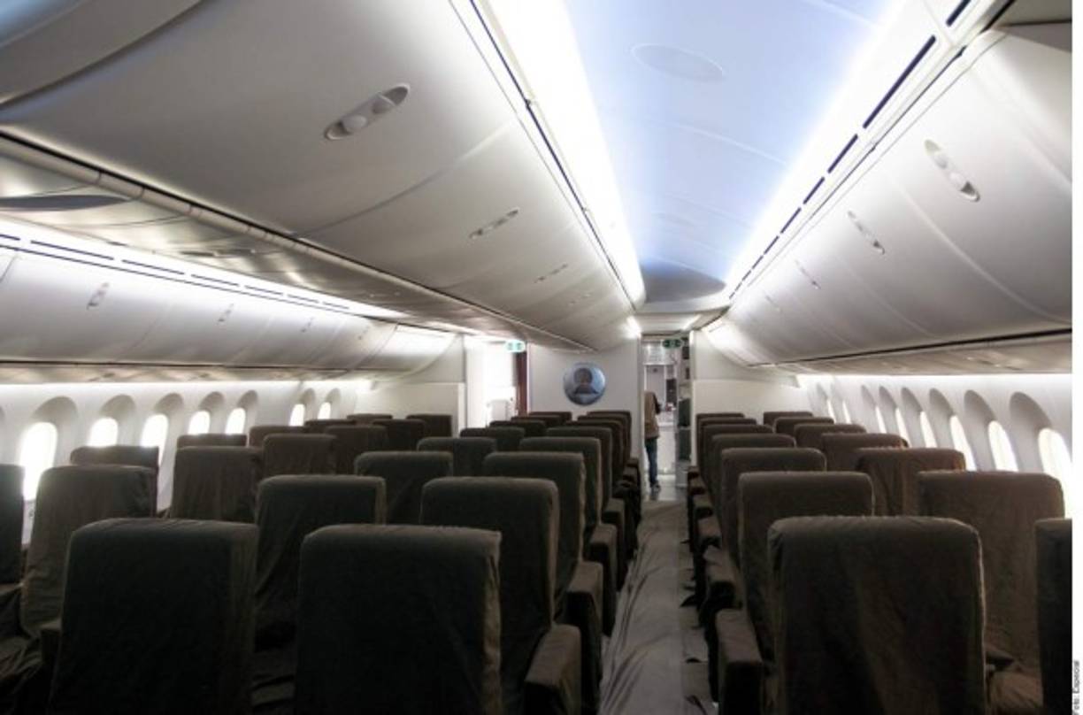 El ganador del contrato tendrá 15 días para entregar el avalúo, y podrá revisar el avión en el aeropuerto de Victorville. <br/><br/>El avión y los equipos costaron 3,156 millones de pesos, a los que se deben sumar 2,761 millones por el costo financiero del arrendamiento, según cifras de la Secretaría de Hacienda de México.<br/>