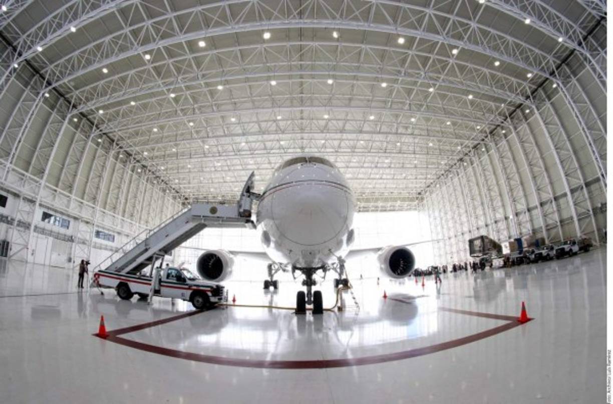 La oferta en el portal de la Oficina de Naciones Unidas de Servicios de Proyectos (UNOPS) tiene por objeto identificar posibles interesados en la compra del Boeing 787-8 Dreamliner, que funcionó como el avión presidencial TP 01 durante el mandato de Peña Nieto y tiene como fecha límite el 15 de abril.<br/><br/>Los interesados en la aeronave podrán revisarla en el aeropuerto de Victorville, en el condado de San Bernardino, California (Estados Unidos).