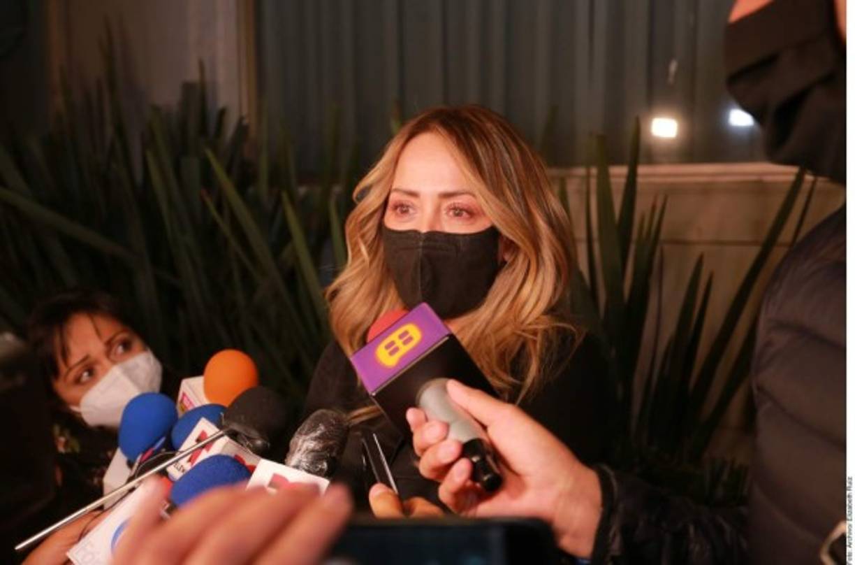 El cantante se decepcionó porque esta situación llegó a redes sociales de una forma que no sucedió. '(Dicen) que yo, que infiel, que ¿qué ando haciendo sin Andrea? Les cuento que sí somos pareja, pero cada quien somos individuos, que cada quien hace sus cosas, sus sueños, sus carreras.<br/>