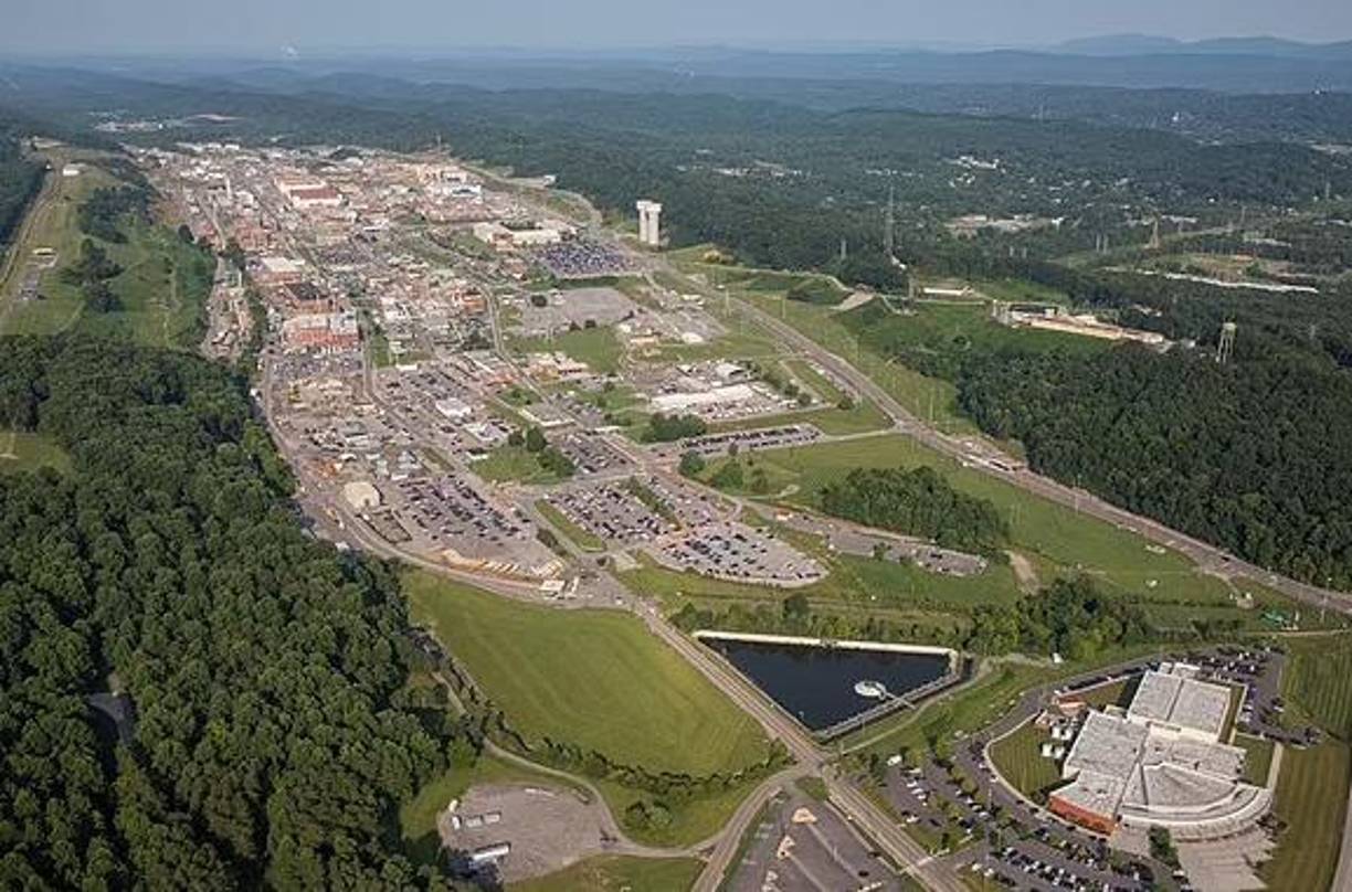 Pantex aclaró que el fuego no ha alcanzado sus instalaciones y que su personal de emergencia continúa vigilando la situación. Además han evacuado a todo el personal considerado “no esencial”.