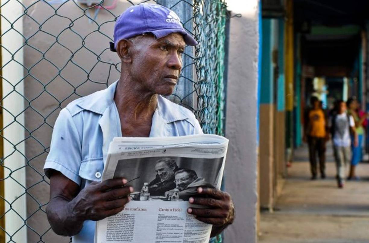 Entretanto, conciertos y exposiciones fotográficas, literarias y pictóricas, además de un sinnúmero de carteles con su imagen, celebran en Cuba las nueve décadas de uno de los hombres más influyentes y controvertidos del mundo en el último siglo.<br/>