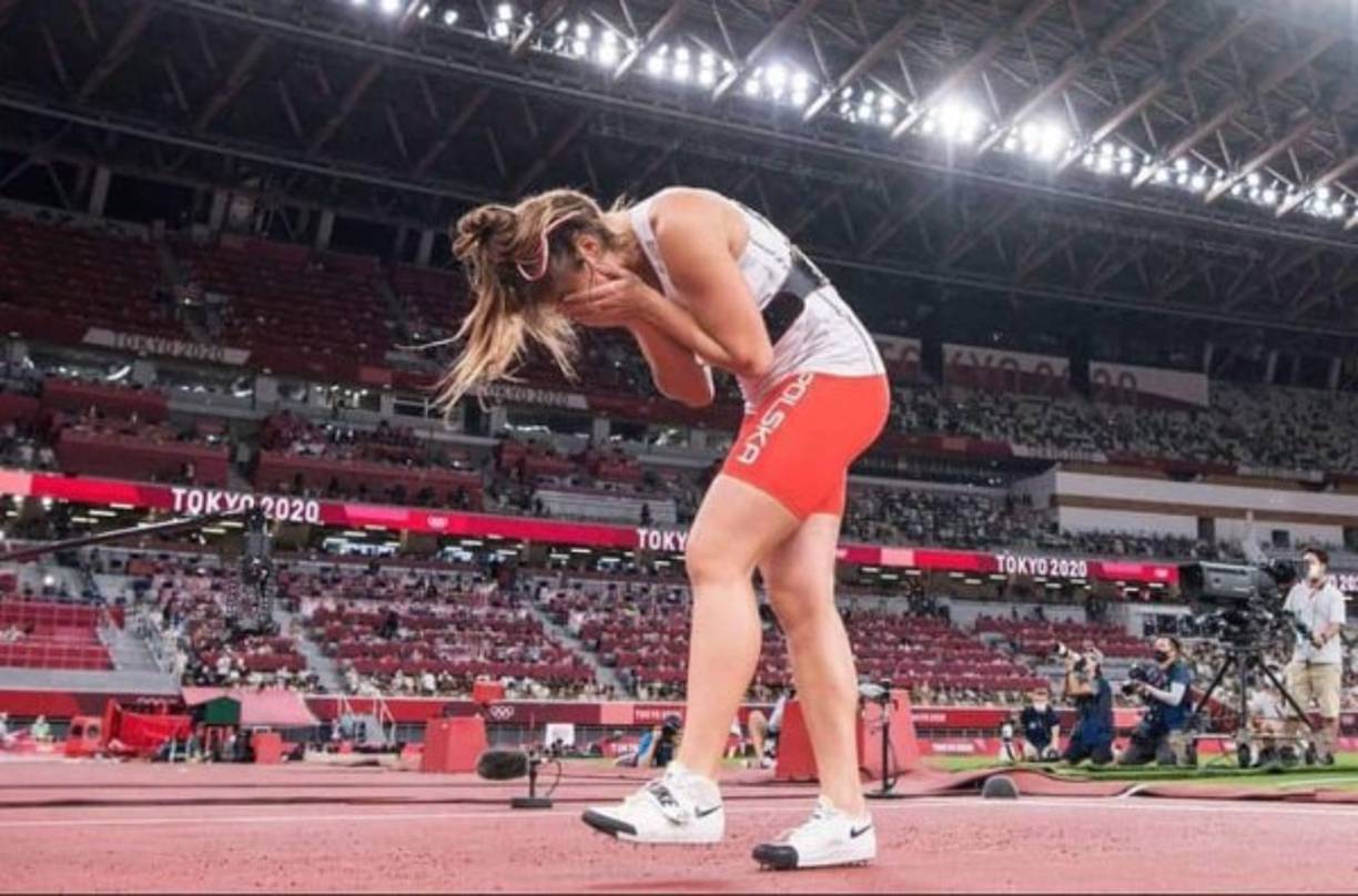 Los padres del niño llevaban tiempo intentando recaudar dinero para hacerse cargo de los gastos de la intervención médica y la atleta, ante las dificultades, ha querido ayudarles.