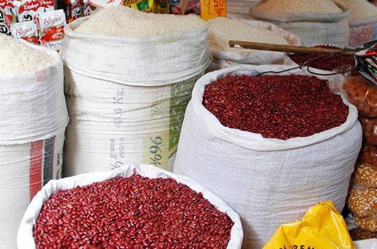 El monitoreo de precios es una tarea diaria. Además del monitoreo mensual del Banco Central, también observan los comportamientos de los precios del mercado el Sistema de Información de Mercados de Productos Agrícolas de Honduras (Simpah) administrado por la Fundación Hondureña de Investigación Agrícola (Fhia) en el caso de productos agrícolas como el arroz, frijol, maíz, zona y cacaguate, entre otros.