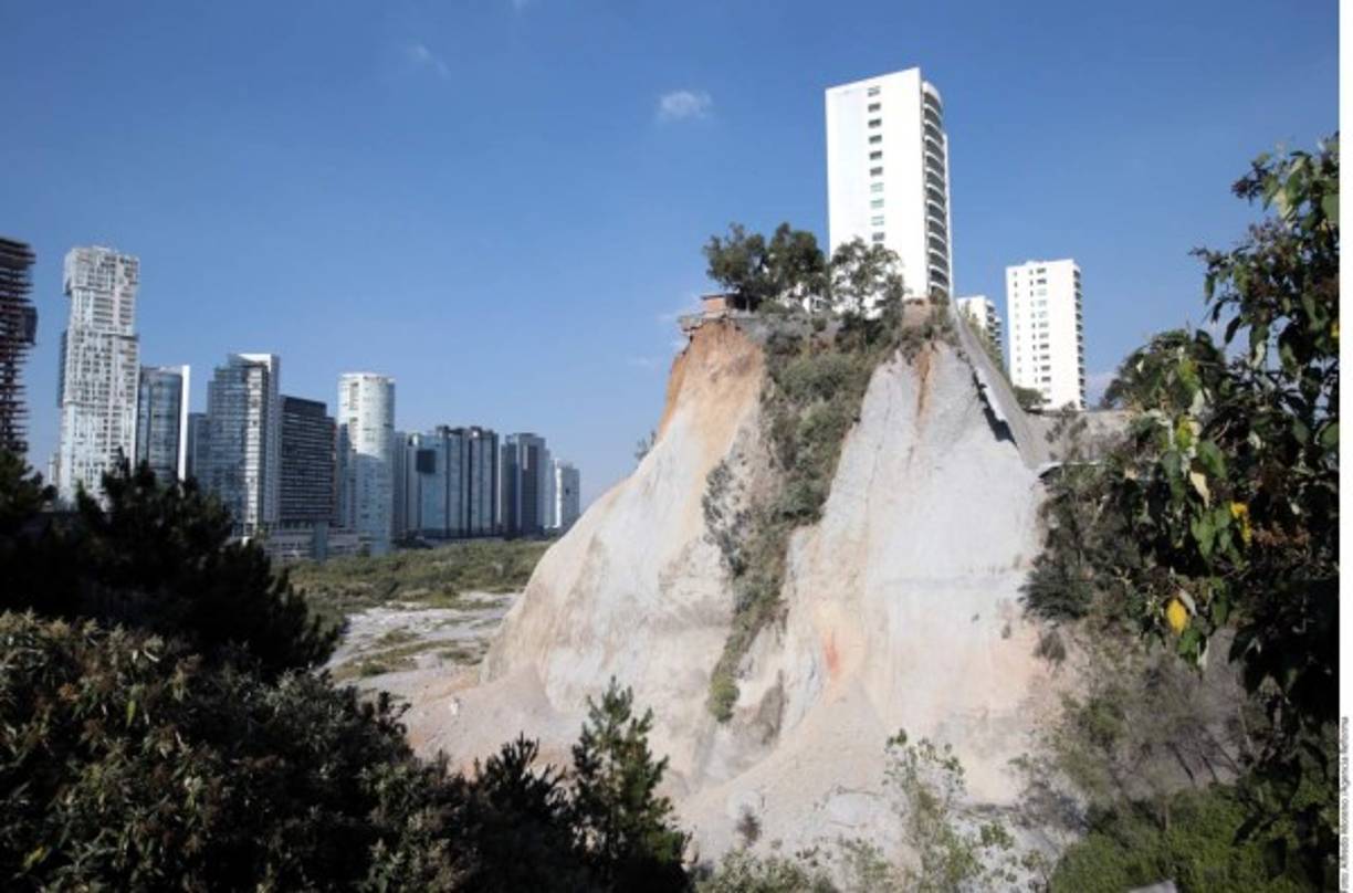 En el complejo residencial en Ciudad de México viven también Ninel Conde y otros artistas de México además de diplomáticos de las embajadas acreditas a este país.