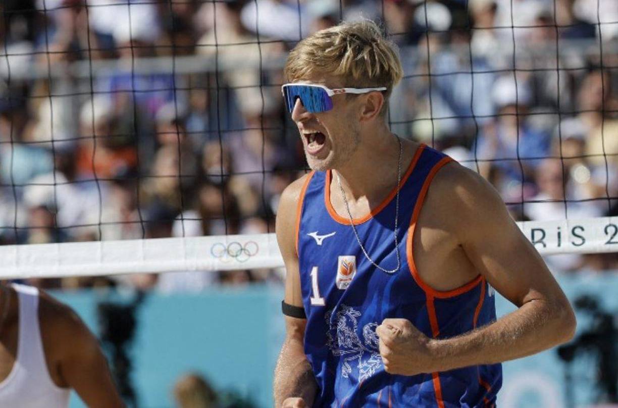 Pero cuando fue anunciado su nombre por megafonía, el público expresó su rechazo con abucheos. También fue abucheado en momento puntuales del partido, especialmente cuando se disponía a sacar.