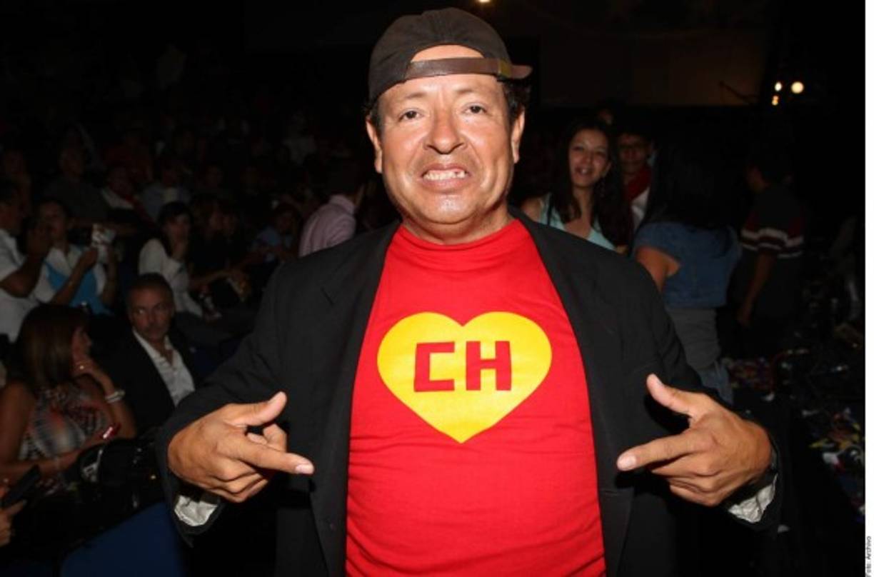 'En la madrugada de hoy(ayer viernes) a las 3:50 hrs, Sammy Pérez acaba de sufrir un infarto cardiovascular, su coranzoncito ha dejado de latir, intentaron hacerle maniobras para salvar su vida, pero no pudieron', fue anunciado desde su cuenta de Instagram.