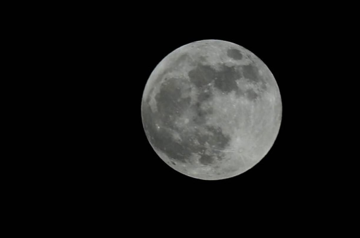 El eclipse se puede ver en vivo en LA PRENSA http://bit.ly/1RavBZf