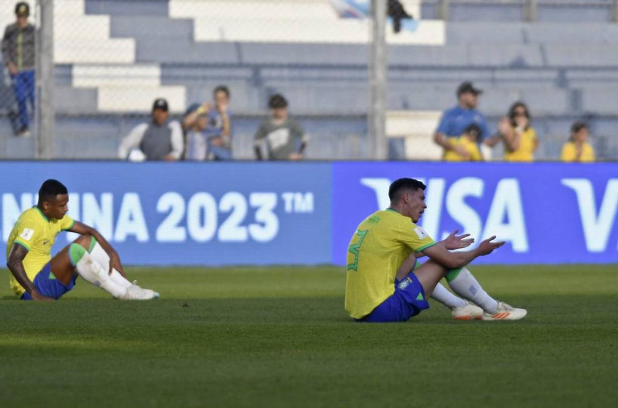 Los jugadores brasileños no podían creer la eliminación a manos de Israel. 