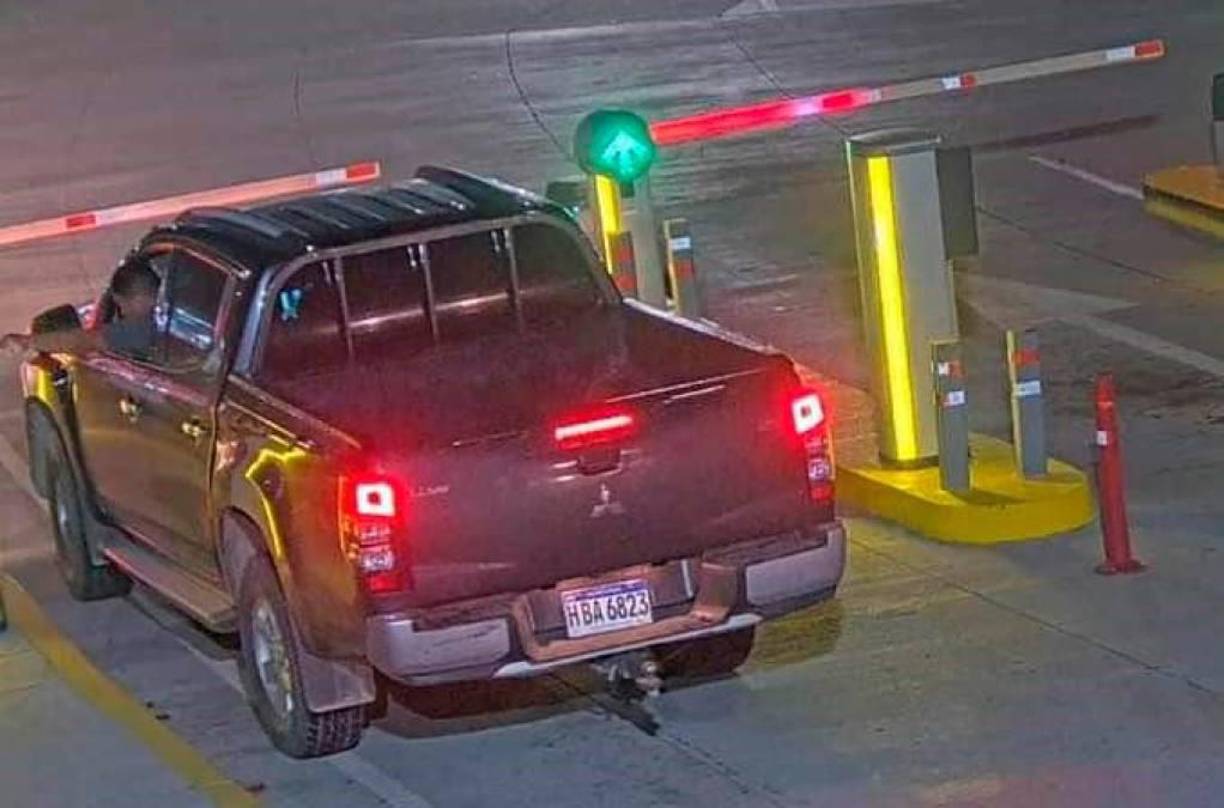 Consultado sobre qué piensa hacer ahora que sabe que la orden de captura en su contra sí se emitió y está vigente. Chávez respondió: “Yo no debo nada, lo que pasa es que cuando yo escucho de quién viene la orden ¿qué garantía de justicia voy a tener yo?”. 