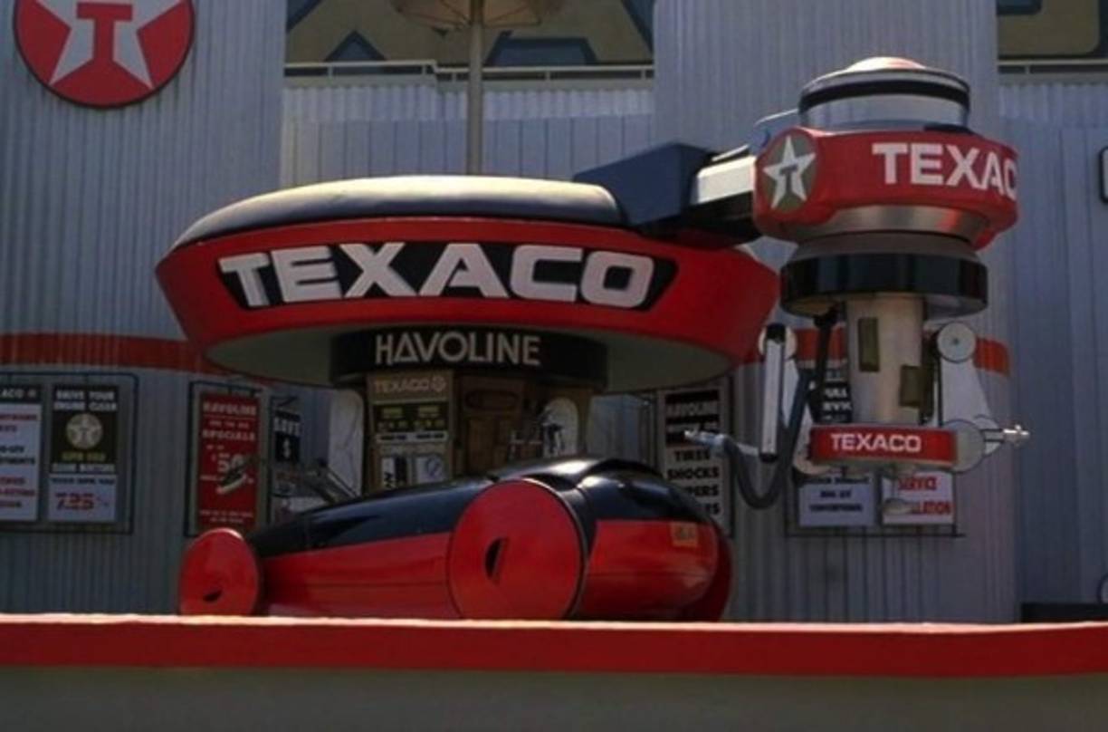 Robots de gas: Las gasolineras cuentan con autorobots que llenan los tanques de gasolina de los clientes.