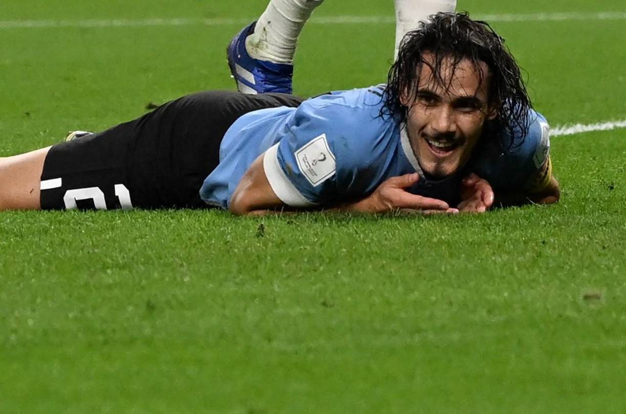 Edinson Cavani ingresó en el segundo tiempo pero no pudo marcar la diferencia en el campo.